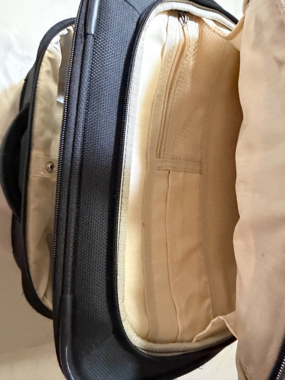 Samsonite Black Rolling Travel Garment Bag with Front Pocket - Picture 4 of 12
